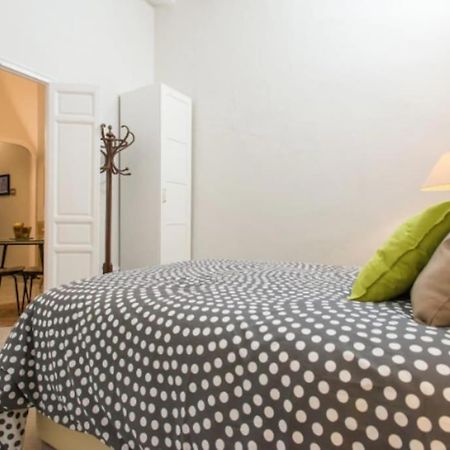 Casa Pepita: Vintage Spirit In The Old Town Apartman Sevilla Kültér fotó